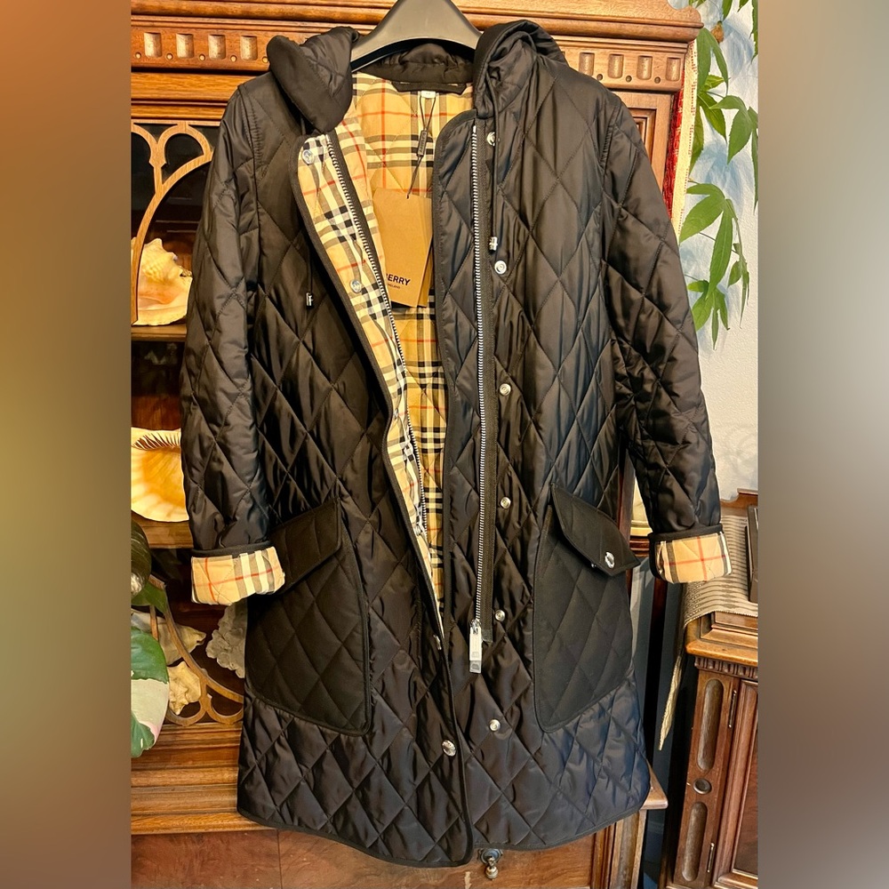 New BURBERRY Black Quilted Hooded Jacket